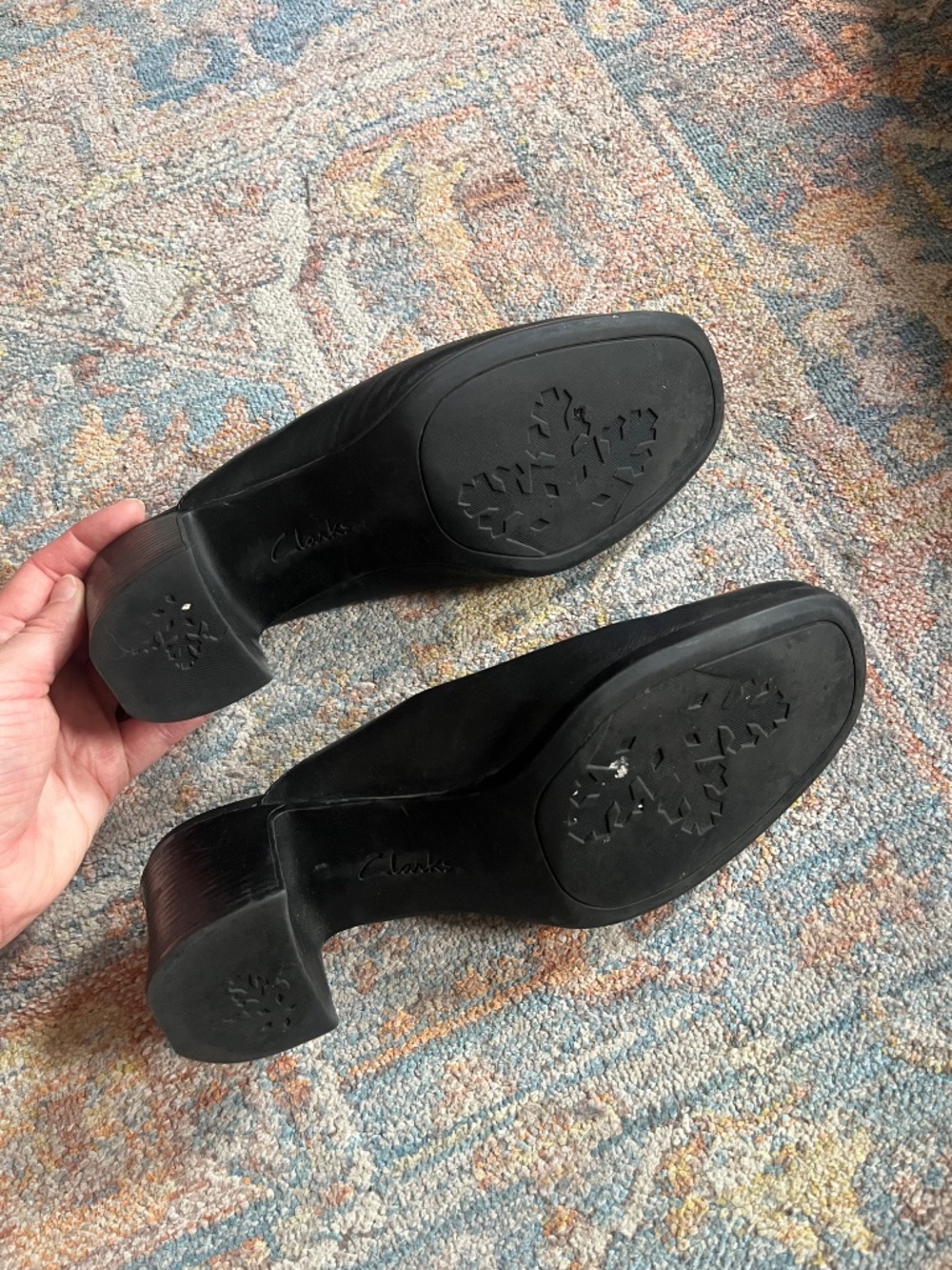 Soft black Clarks mules - Picture 2 of 5